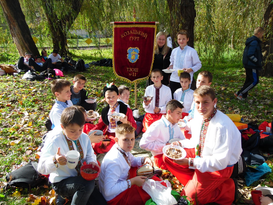Козацькі забави 2014 у ЗОШ 11 м. Тернополя